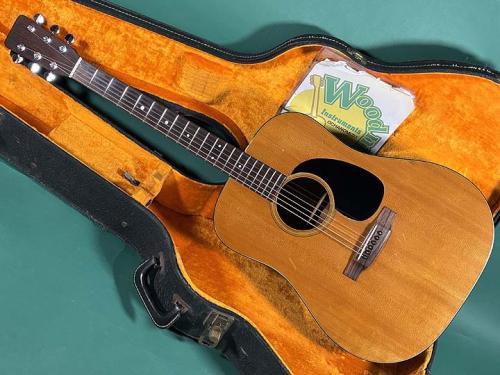Martin D-18
