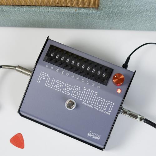 TEACHING MACHINES FuzzBillion 【10億通りの話題のファズ】【入荷僅少】【関西では当店取り扱い】