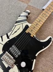 EVH Striped Series '78 Eruption White w/Black Stripes Relic_5