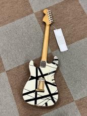 EVH Striped Series '78 Eruption White w/Black Stripes Relic_6