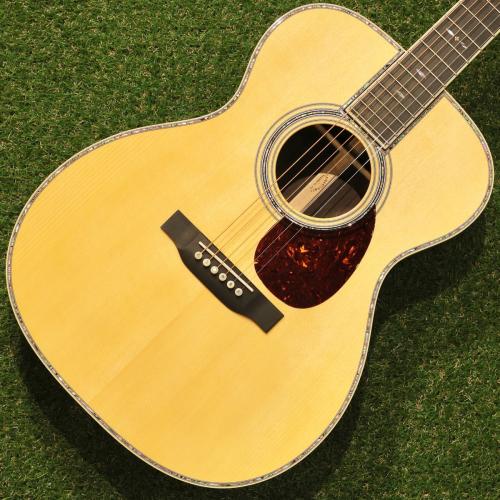 Martin OM-42 Standard #3008953【抱えやすくもパワフルなサウンド!】【クロサワ本店】【48回無金利分割可能】