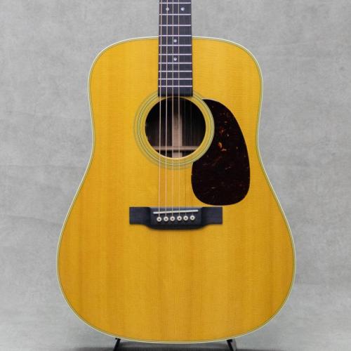 Martin D-28 Standard w/L.R.Baggs Element VTC