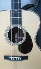 Martin CTM OM-45NSS / Custom Promo #4・Vertical Logo・Style 45 Abalone Trim and Rosette・Clear Finish Adirondack Spruce Top・Guatemalan Rosewood Side and Back【With Original Case】 2017年製_3