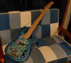 Honky Tonk Guitars ”Wayne" Blue Flower_5